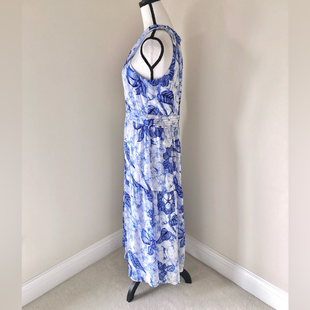 White House Black Market Blue and White Floral Maxi Dress - Picture 9 of 15